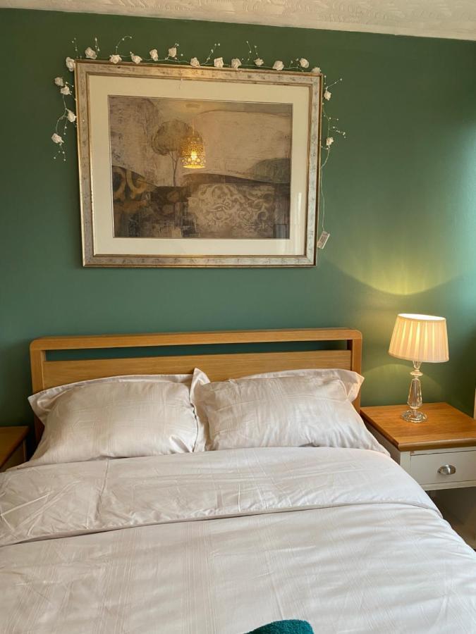 1 Luxurious Double Bedroom With Private Shower Reading Buitenkant foto