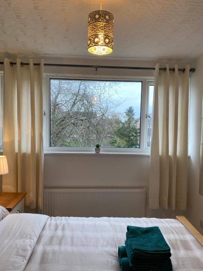 1 Luxurious Double Bedroom With Private Shower Reading Buitenkant foto