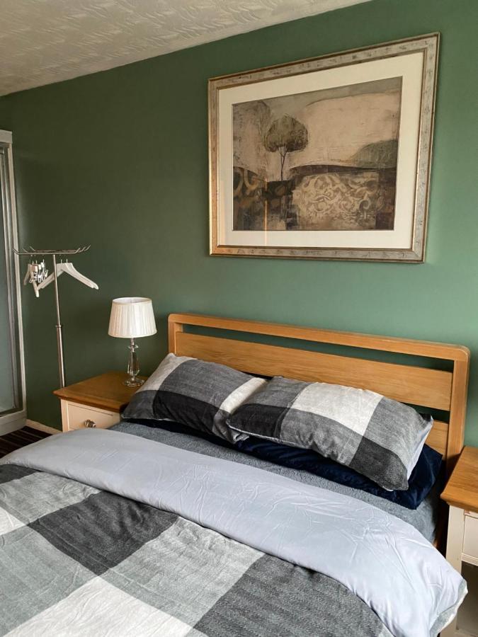 1 Luxurious Double Bedroom With Private Shower Reading Buitenkant foto